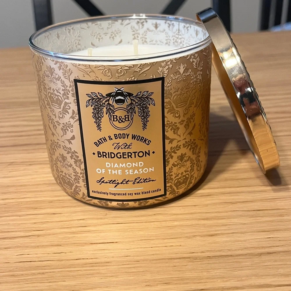 Bath & Body Works 3 Wick Candle. Bridgerton. Diamond Of The Season. - Picture 2 of 5